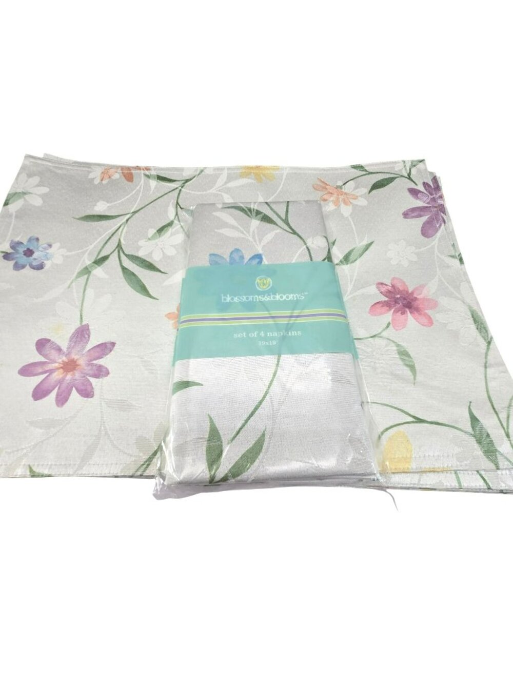 Blossoms & Blooms Set Of 4 Floral Napkins and 8 18x13 Placemats jj4349